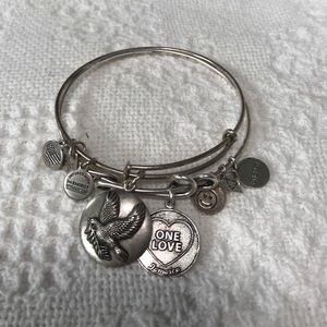 Silver Charm Bracelet💕